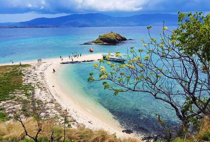 Nisa Pudu Island from a distance